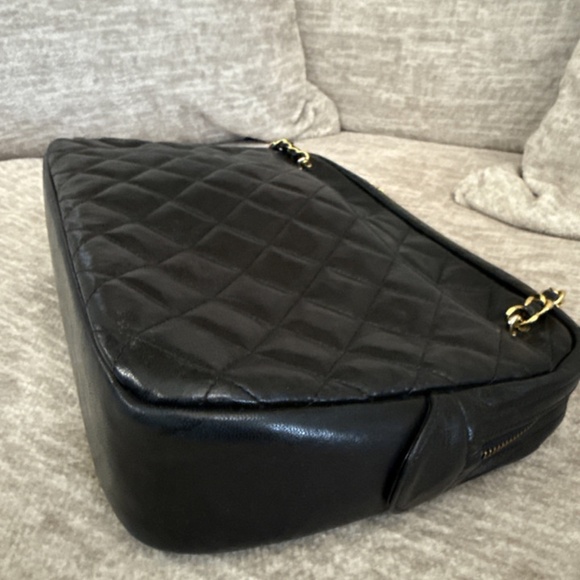 CHANEL Vintage Black Bag Leather - Picture 8 of 16
